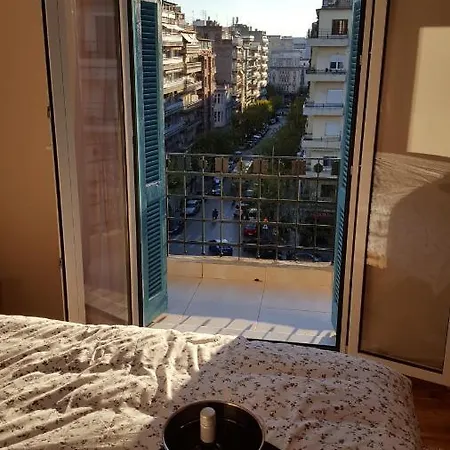 Elegant Top-floor With Skyline View Thessalonique